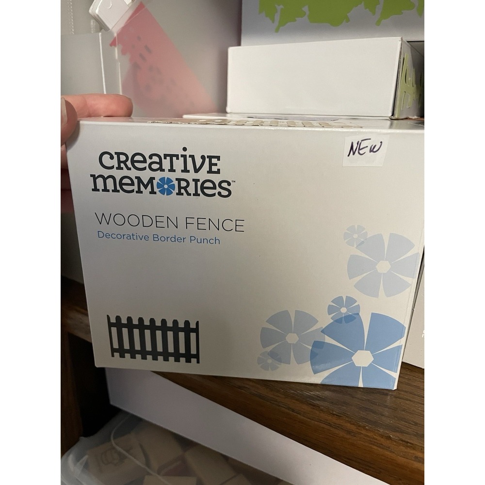 Creative Memories Wooden Fence Decorative Border Punch New In Box